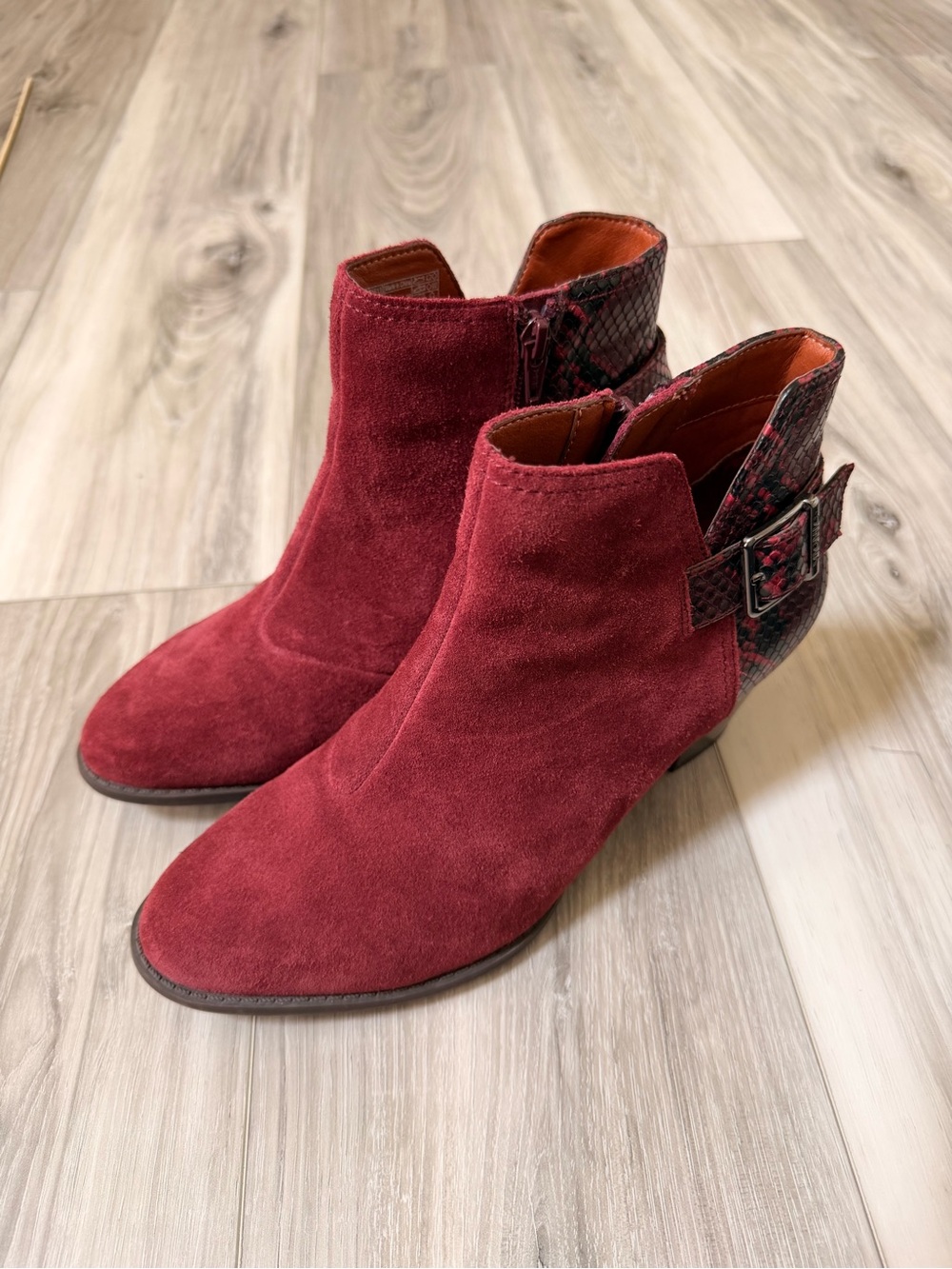 Vionic Burgundy Suede Ankle Booties Snake Print Block Heel Size 8.5